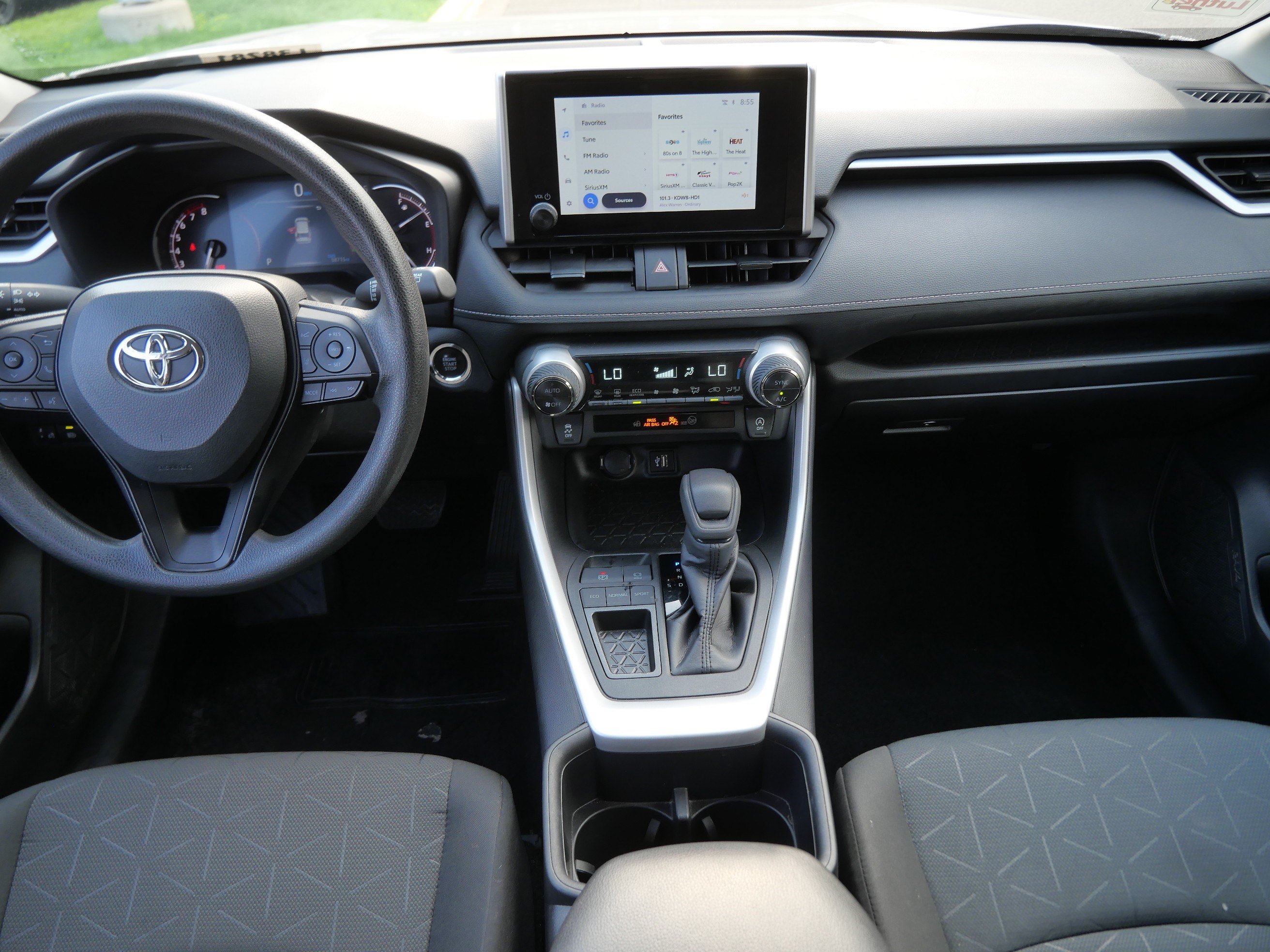 Certified 2024 Toyota RAV4 XLE FWD image 10