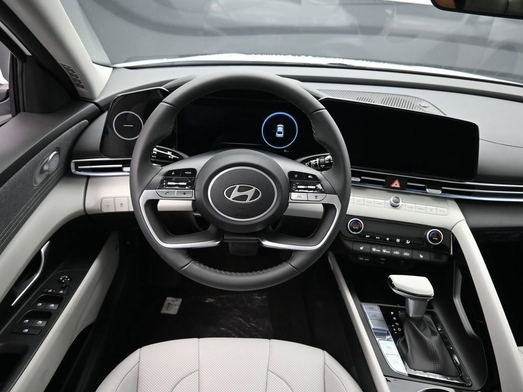New 2025 Hyundai Elantra Limited image 23