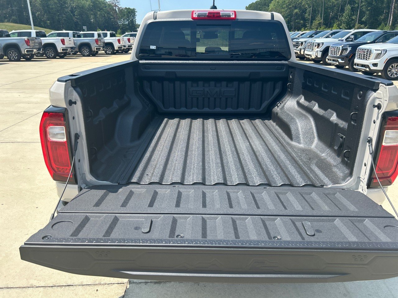 New 2026 GMC Canyon Elevation w/ Convenience Package RWD image 7