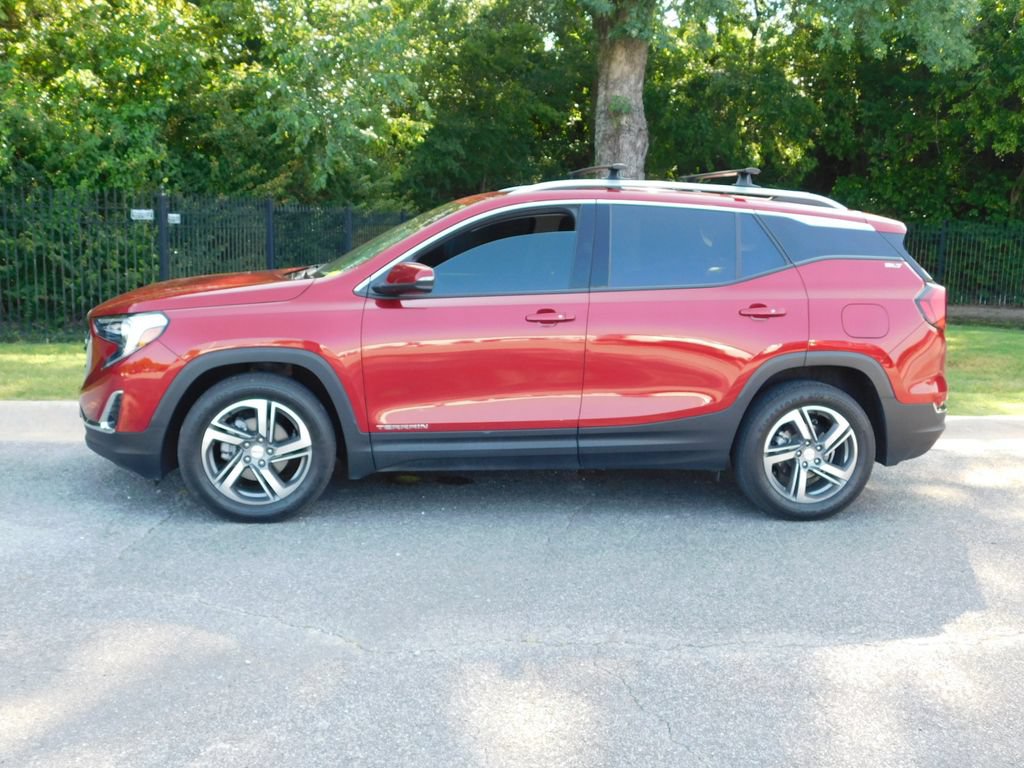 Used 2021 GMC Terrain SLT FWD image 2