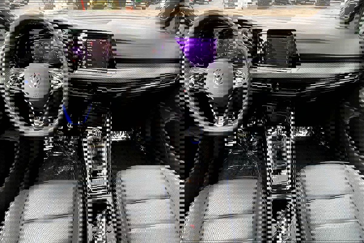 Used 2024 Volkswagen Golf R image 6