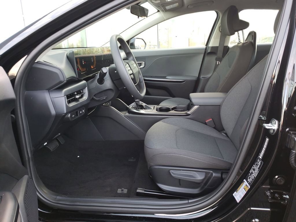 New 2025 Kia K4 LXS image 14