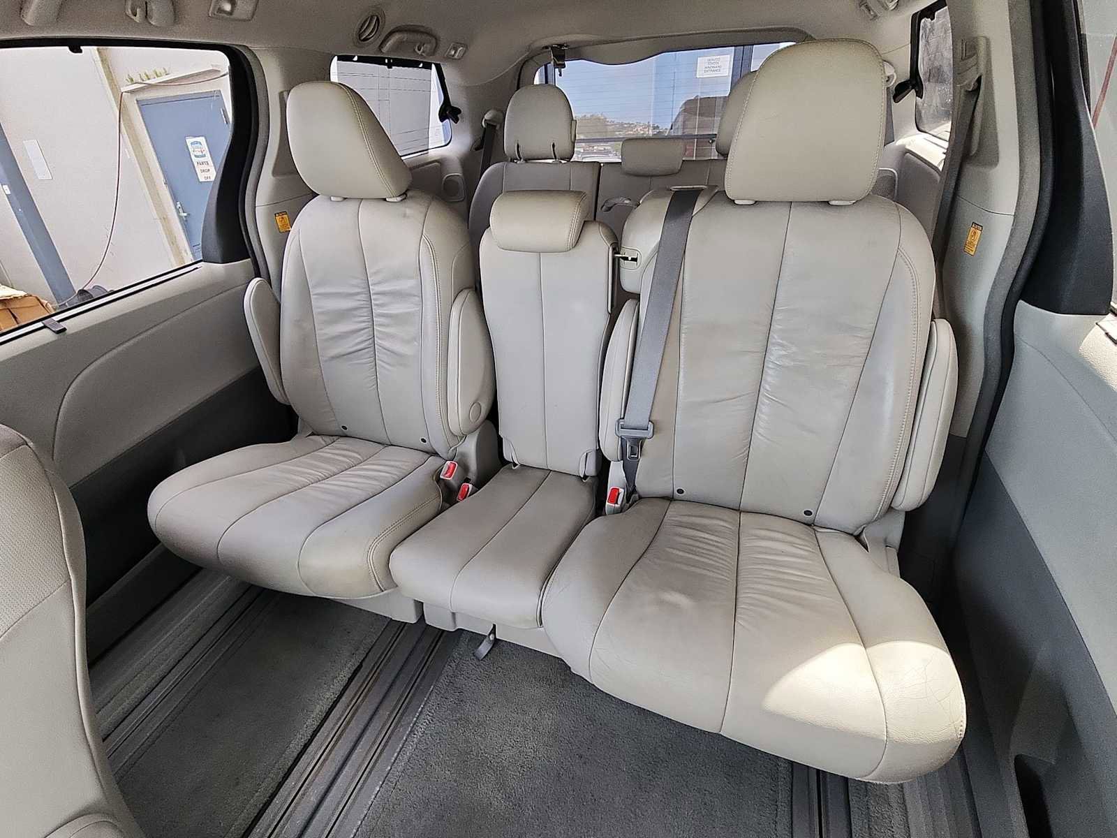 Used 2012 Toyota Sienna XLE image 24