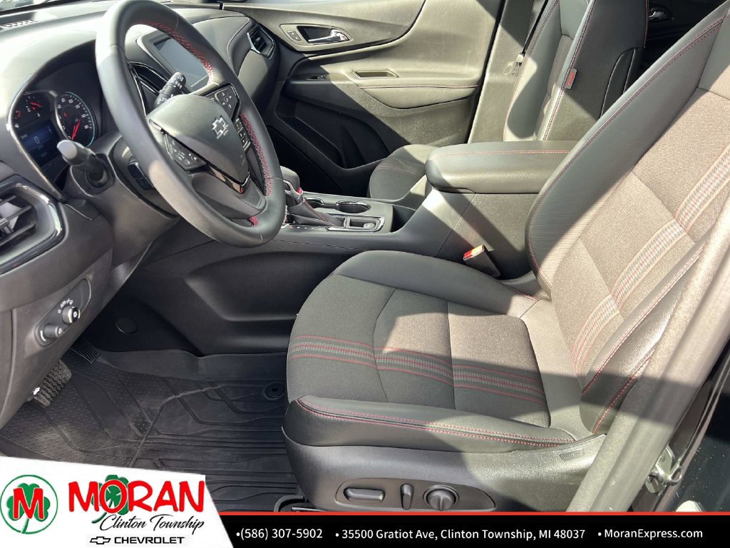 Used 2023 Chevrolet Equinox RS FWD image 17