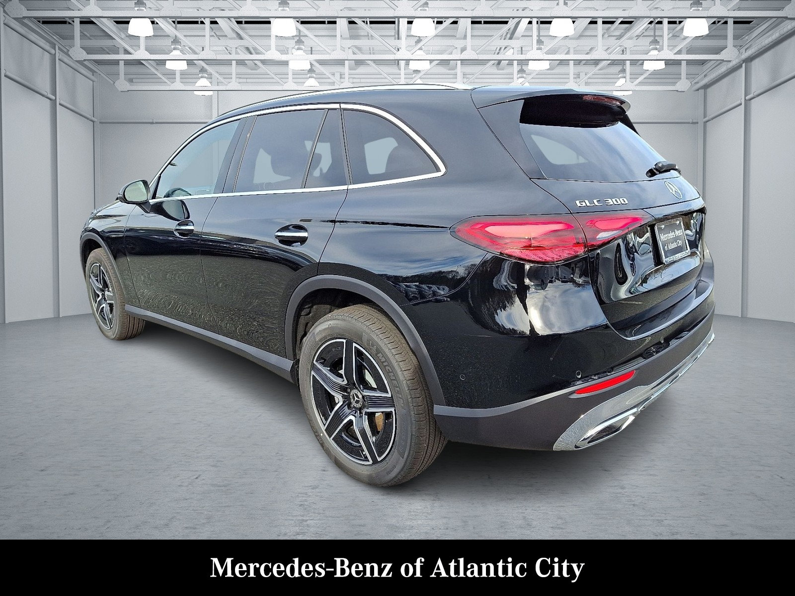 Used 2026 Mercedes-Benz GLC 300 4MATIC image 3