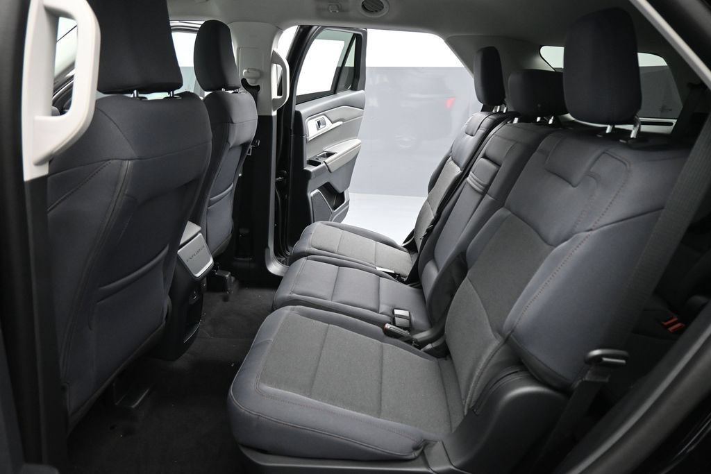 New 2026 Ford Explorer Active RWD image 18