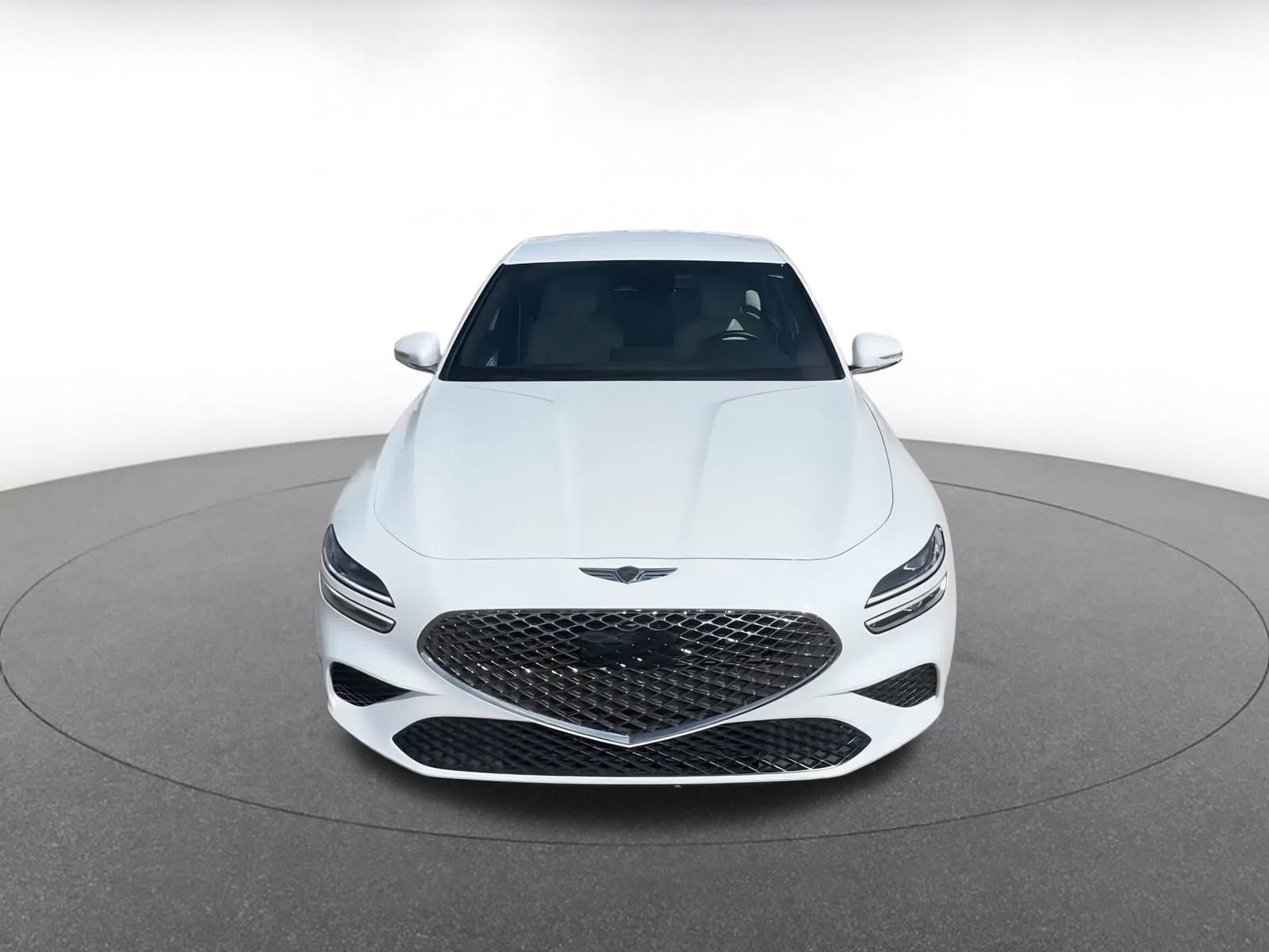 Used 2025 Genesis G70 2.5T image 4