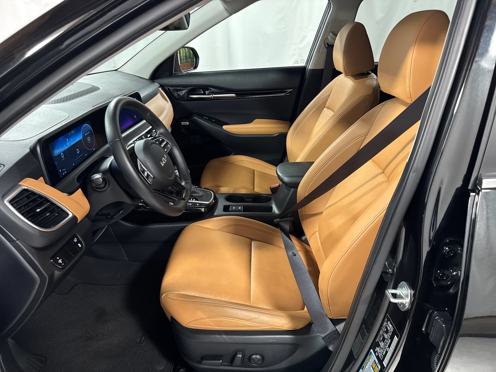 Certified 2024 Kia Seltos SX w/ SX Sunroof Package AWD/4WD image 3