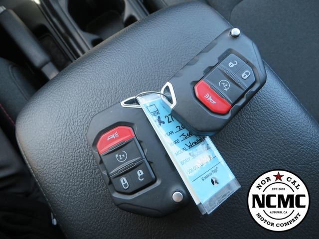 Used 2024 Jeep Wrangler Unlimited Rubicon w/ Technology Group AWD/4WD image 32