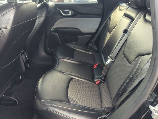 Used 2024 Jeep Compass Latitude image 21