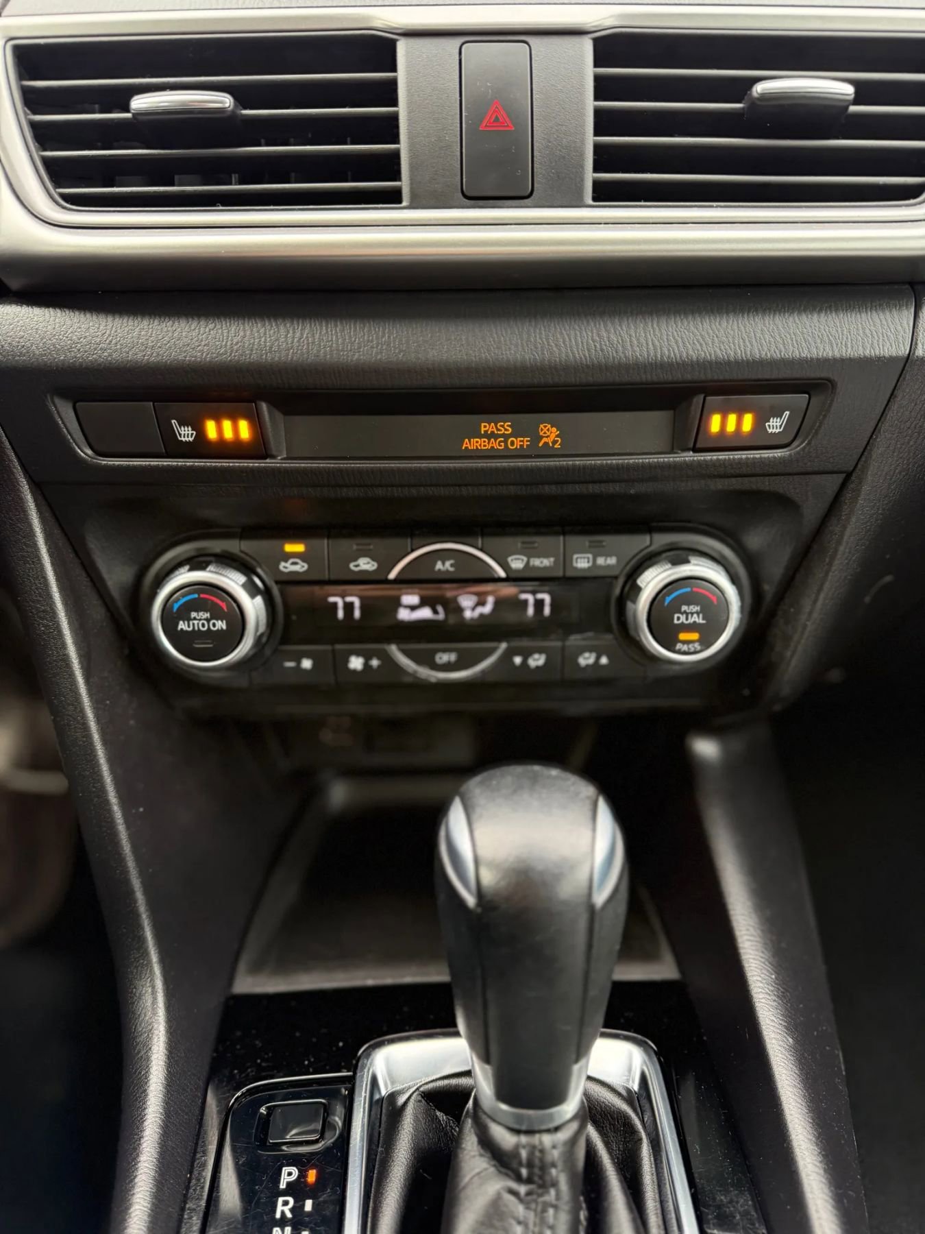 Used 2017 MAZDA MAZDA3 Touring image 21