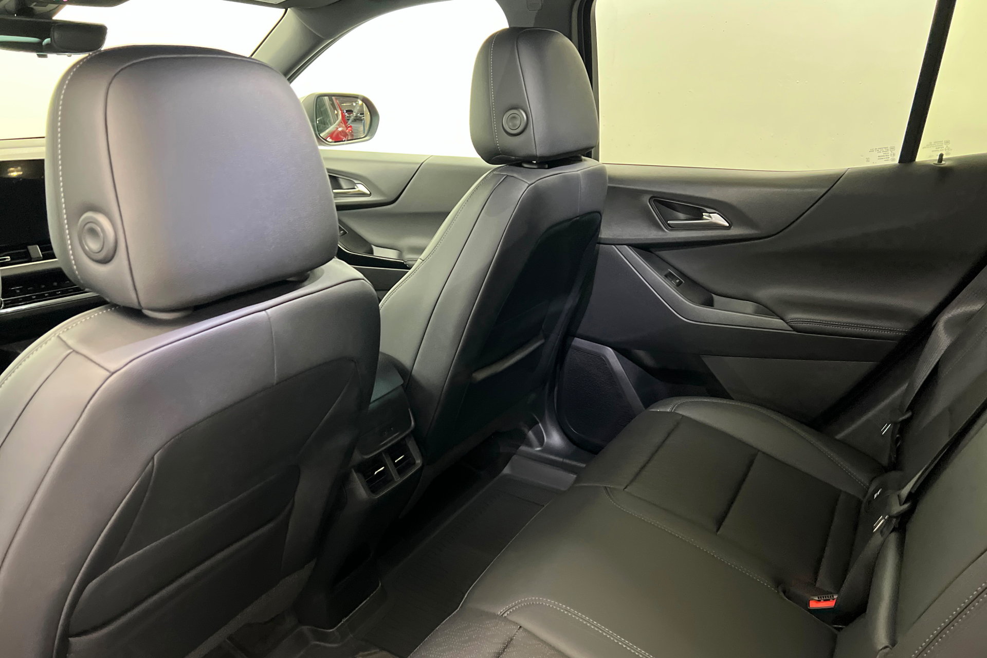 New 2026 Chevrolet Equinox LT w/ Convenience Package II AWD/4WD image 20