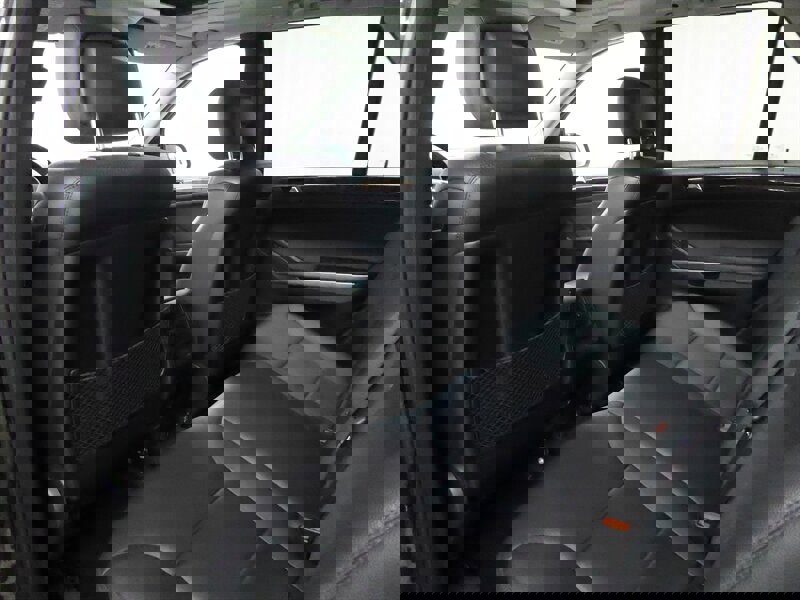 Used 2010 Mercedes-Benz ML 350 4MATIC image 24