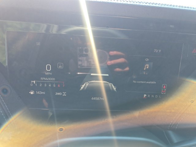 Used 2025 GMC Yukon XL Denali AWD/4WD image 23