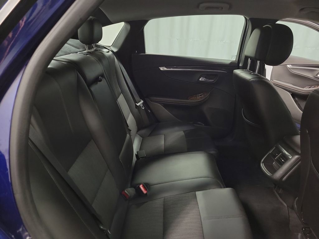 Used 2014 Chevrolet Impala LT w/ Convenience Package image 21