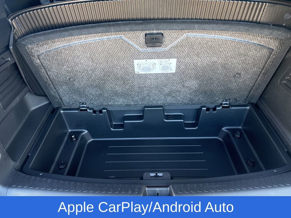 Used 2026 Chevrolet Traverse LT w/ Midnight/Sport Edition image 12