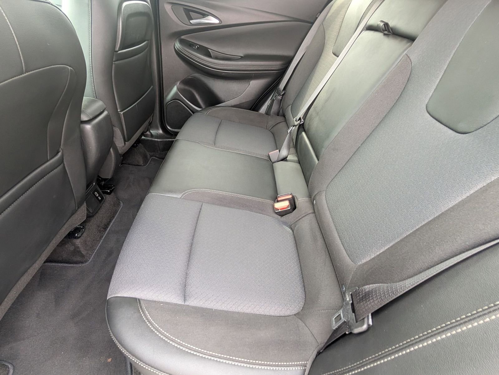 Used 2022 Buick Encore GX Select w/ Sport Touring Package image 11