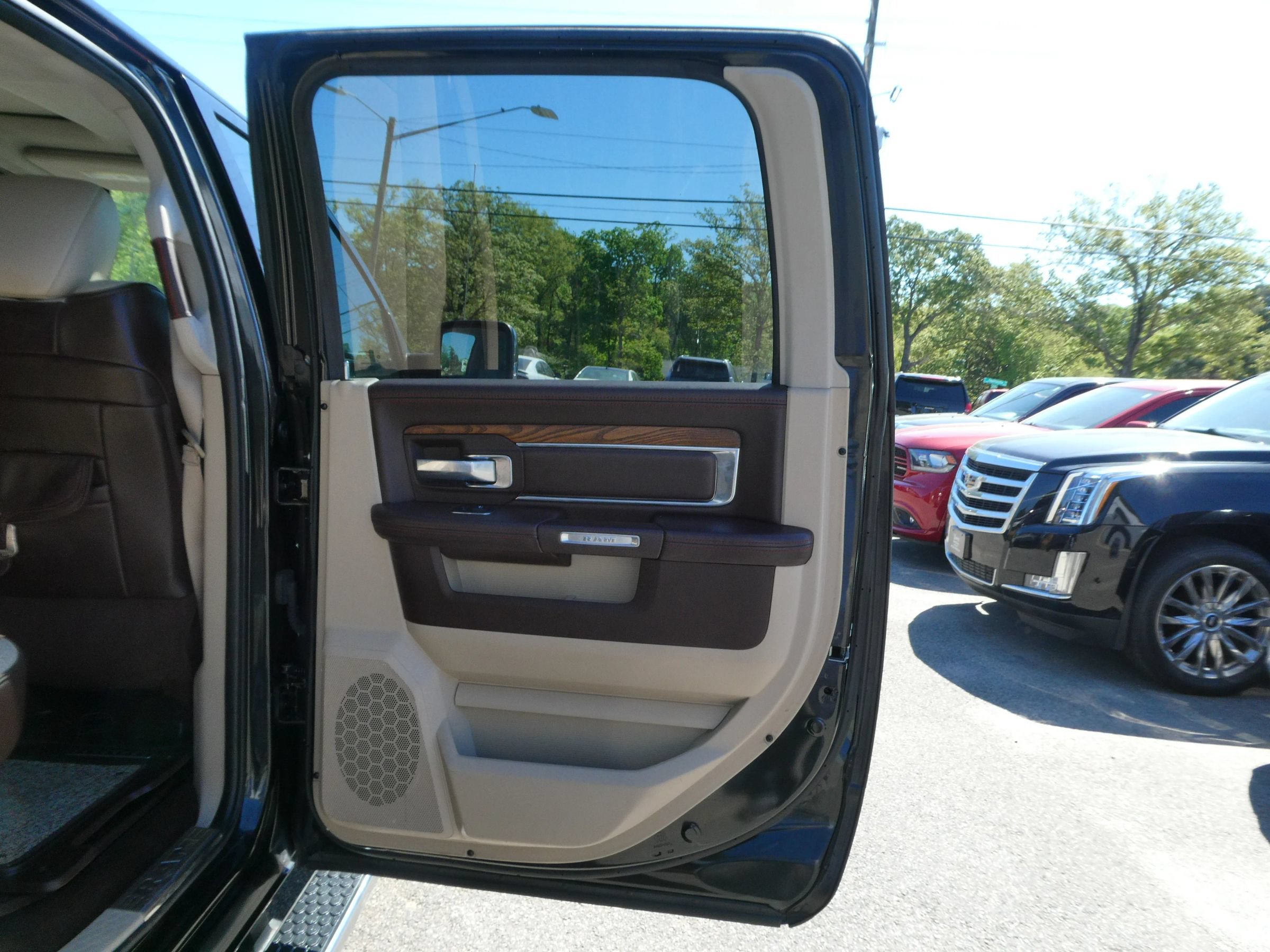 Used 2018 RAM 1500 Laramie Longhorn w/ Longhorn Southfork Package AWD/4WD image 28