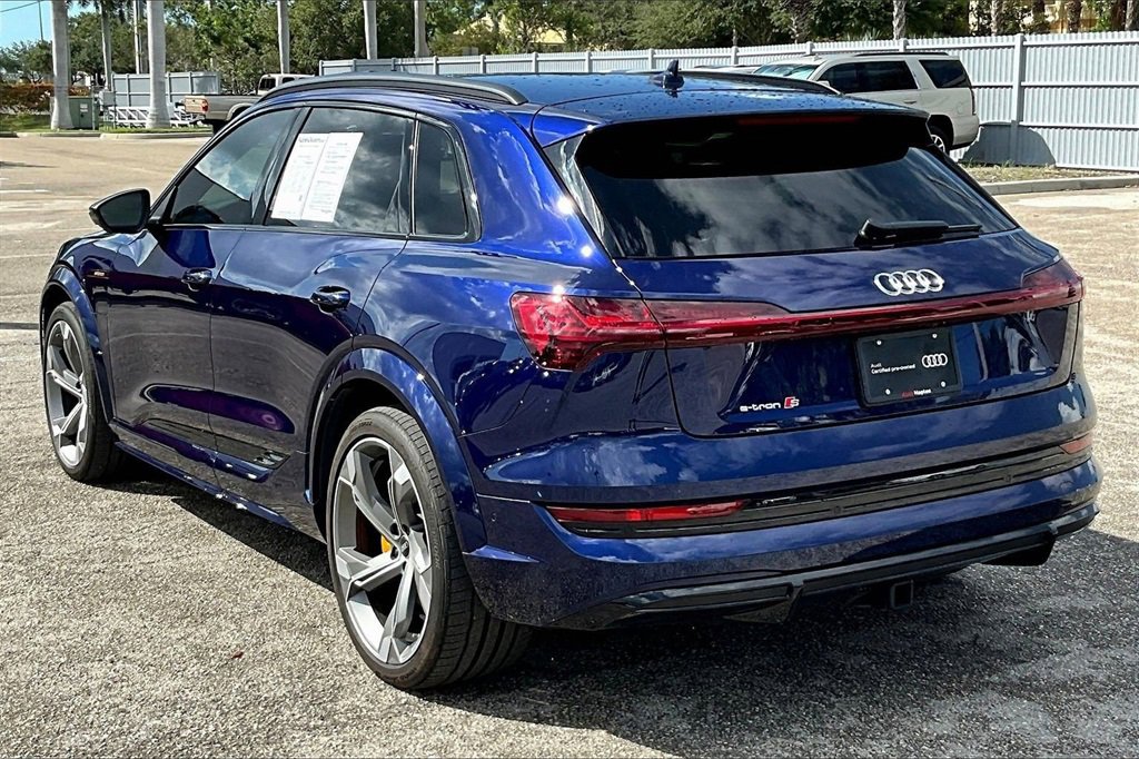 Certified 2023 Audi e-tron S Premium Plus w/ Black Optic Package image 7