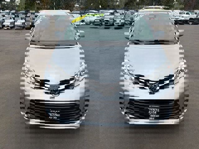 Used 2018 Toyota Sienna LE FWD image 8