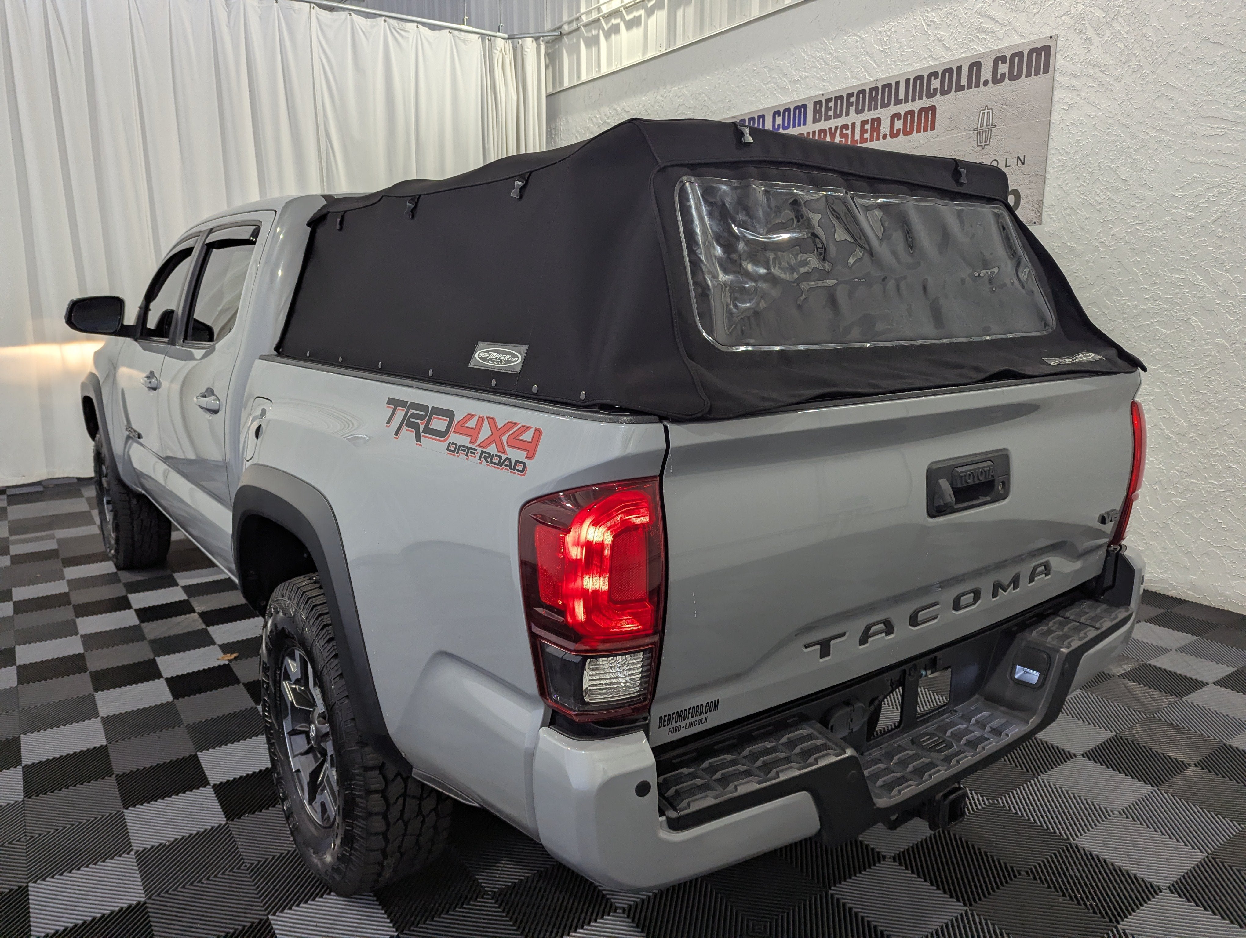 Used 2019 Toyota Tacoma TRD Off-Road AWD/4WD image 10