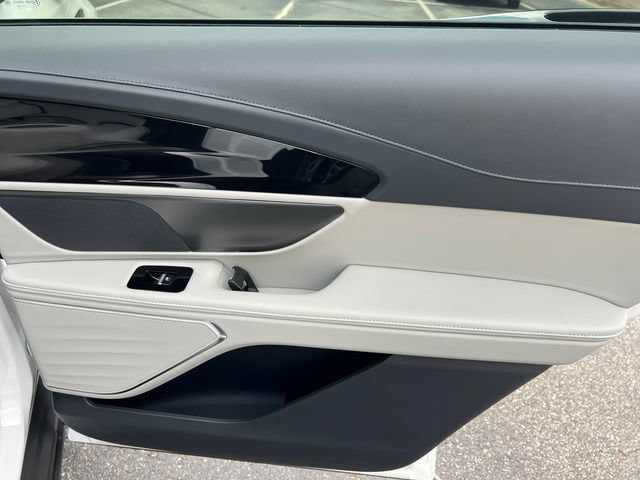 New 2026 Lincoln Nautilus Premier AWD/4WD image 17