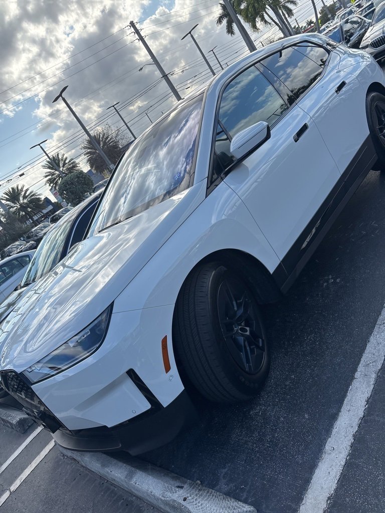 Used 2023 BMW iX xDrive50 w/ Premium Package image 1