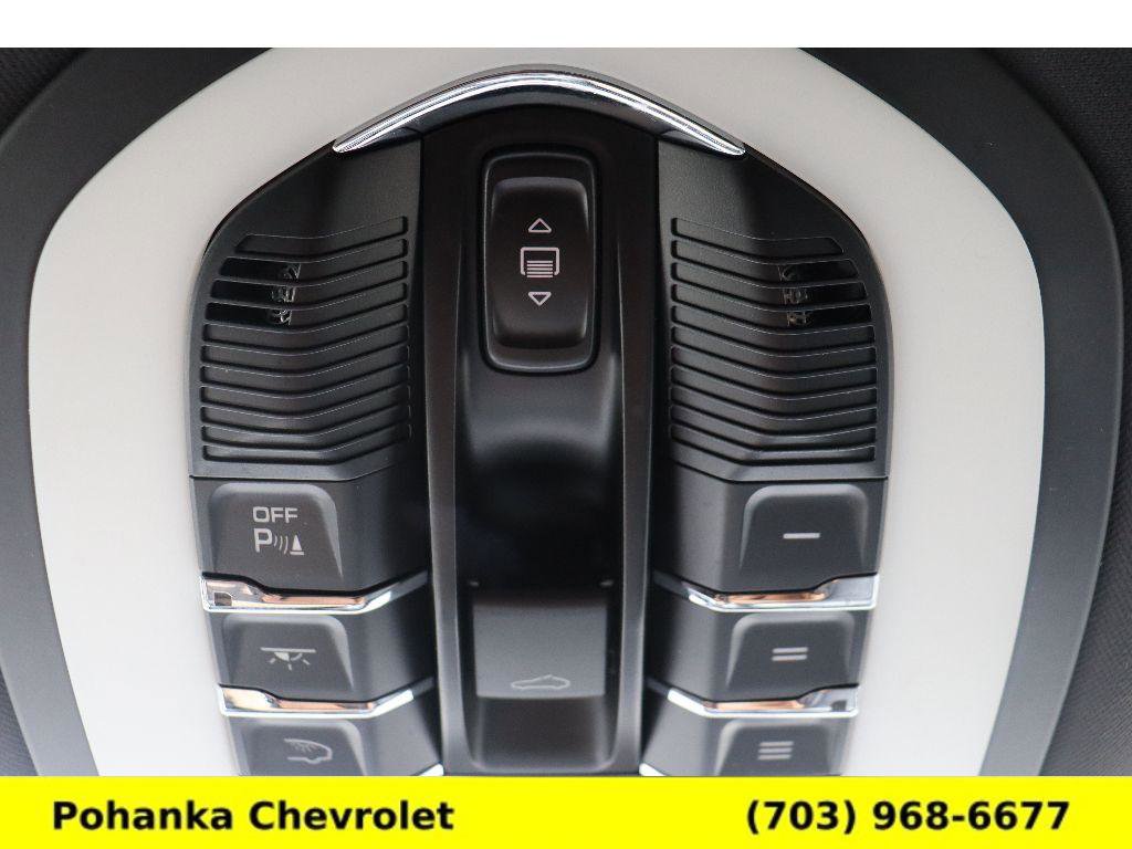 Used 2021 Porsche Macan image 23