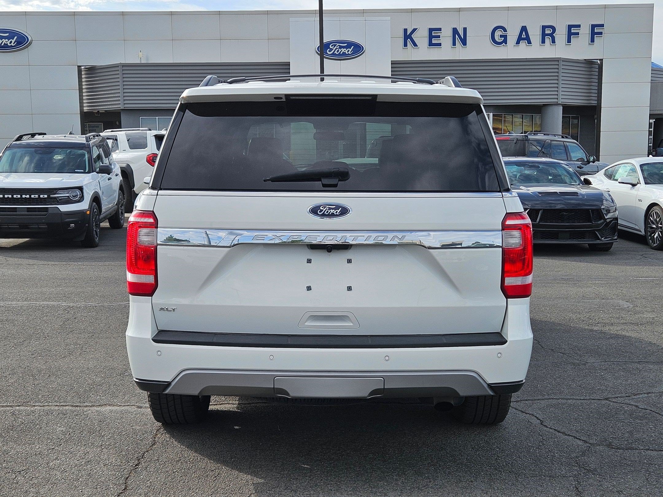 Used 2021 Ford Expedition XLT AWD/4WD image 7