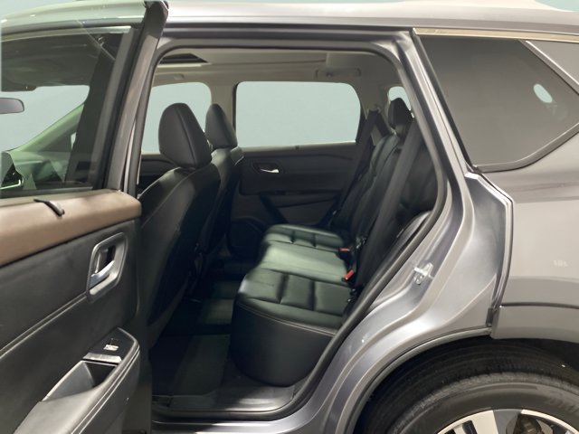 Certified 2023 Nissan Rogue SL w/ SL Premium Package AWD/4WD image 24