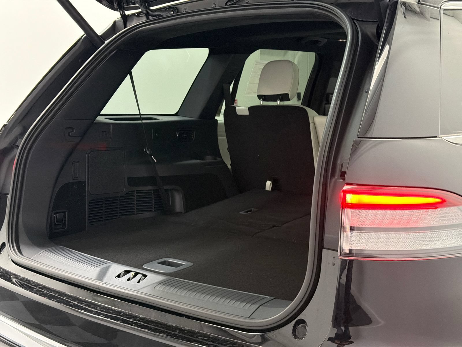 New 2026 Lincoln Aviator Black Label w/ Dynamic Handling Package AWD/4WD image 8