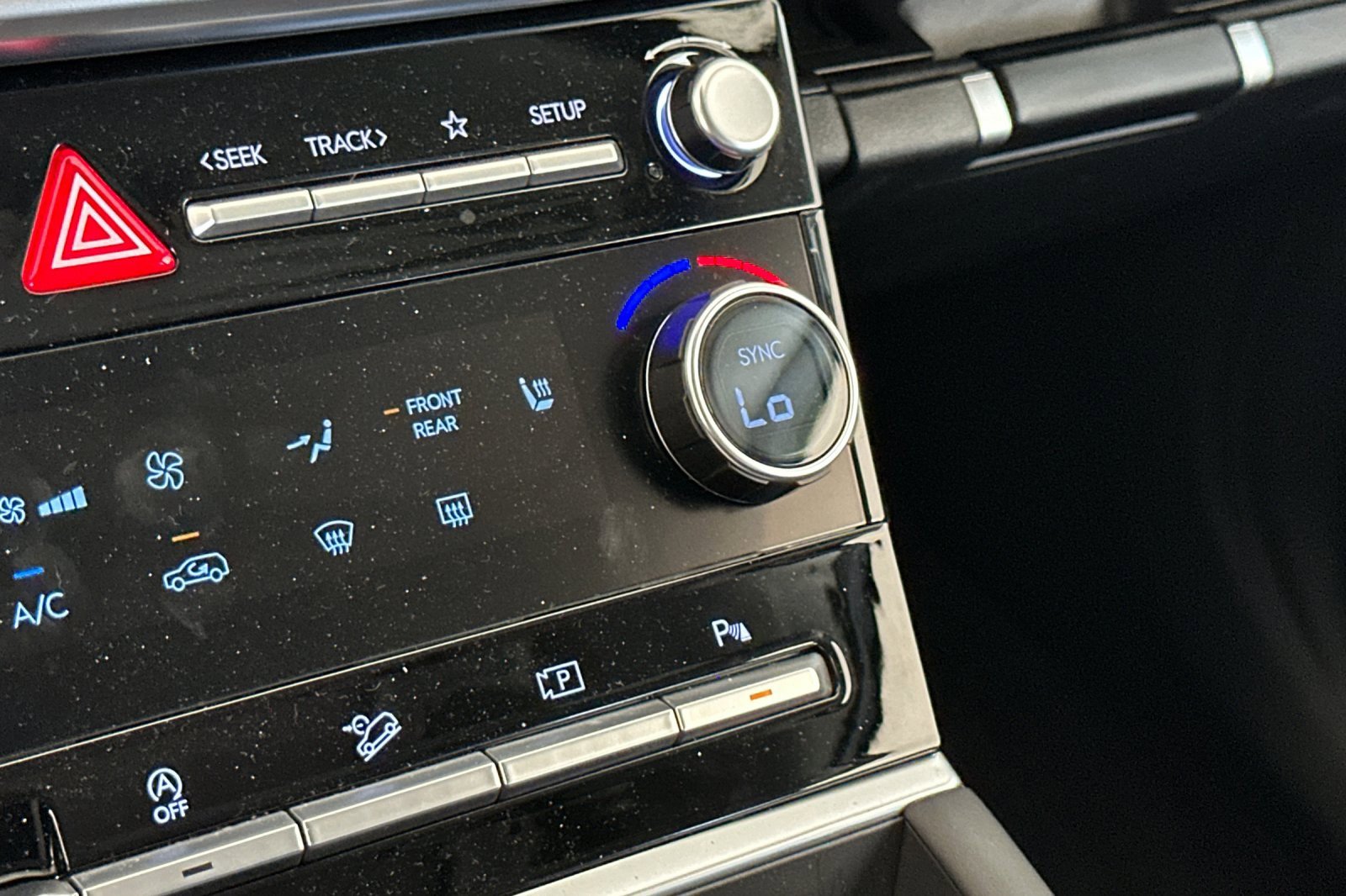 Certified 2025 Hyundai Santa Fe SEL image 29