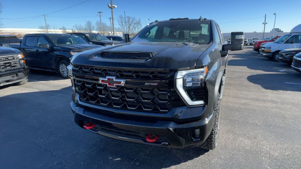 New 2025 Chevrolet Silverado 2500 ZR2 w/ Technology Package AWD/4WD image 5