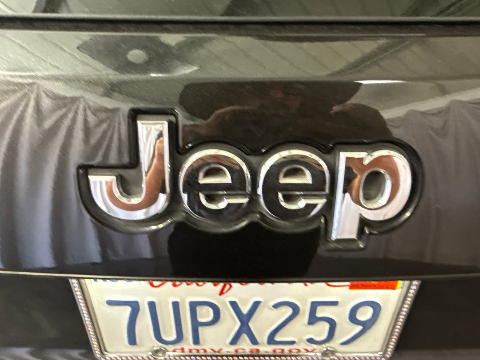 Used 2016 Jeep Grand Cherokee Overland RWD image 12
