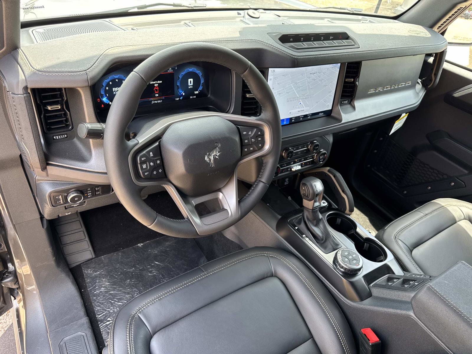 New 2025 Ford Bronco Badlands image 9