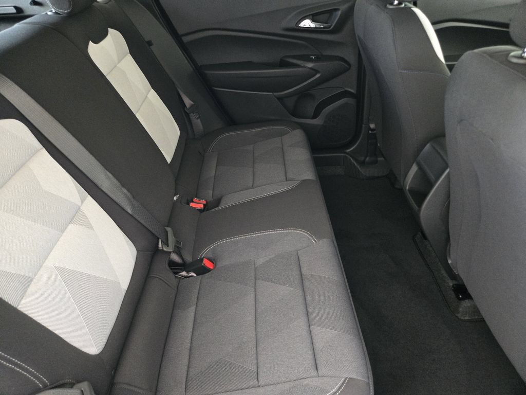 New 2026 Chevrolet Trax LS w/ LS Convenience Package FWD image 34
