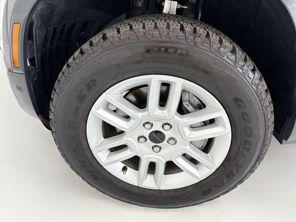 Certified 2026 Land Rover Defender 110 S AWD/4WD image 29