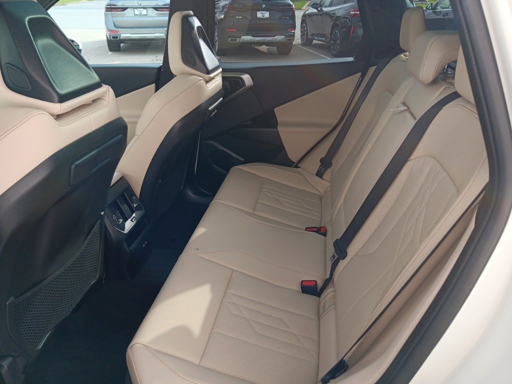 Used 2025 BMW X3 xDrive30i w/ M Sport Package image 9