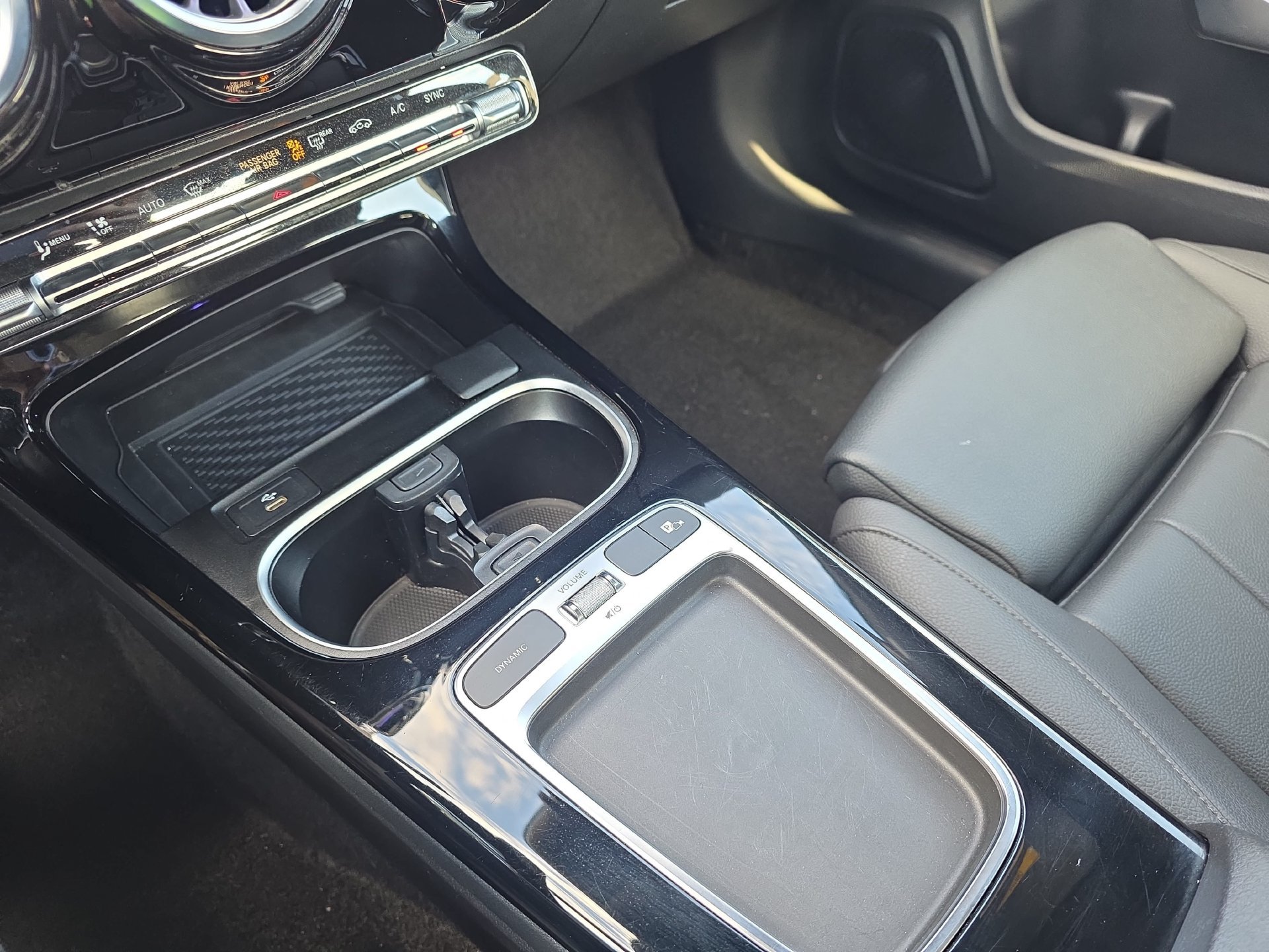 Used 2025 Mercedes-Benz CLA 250 image 24