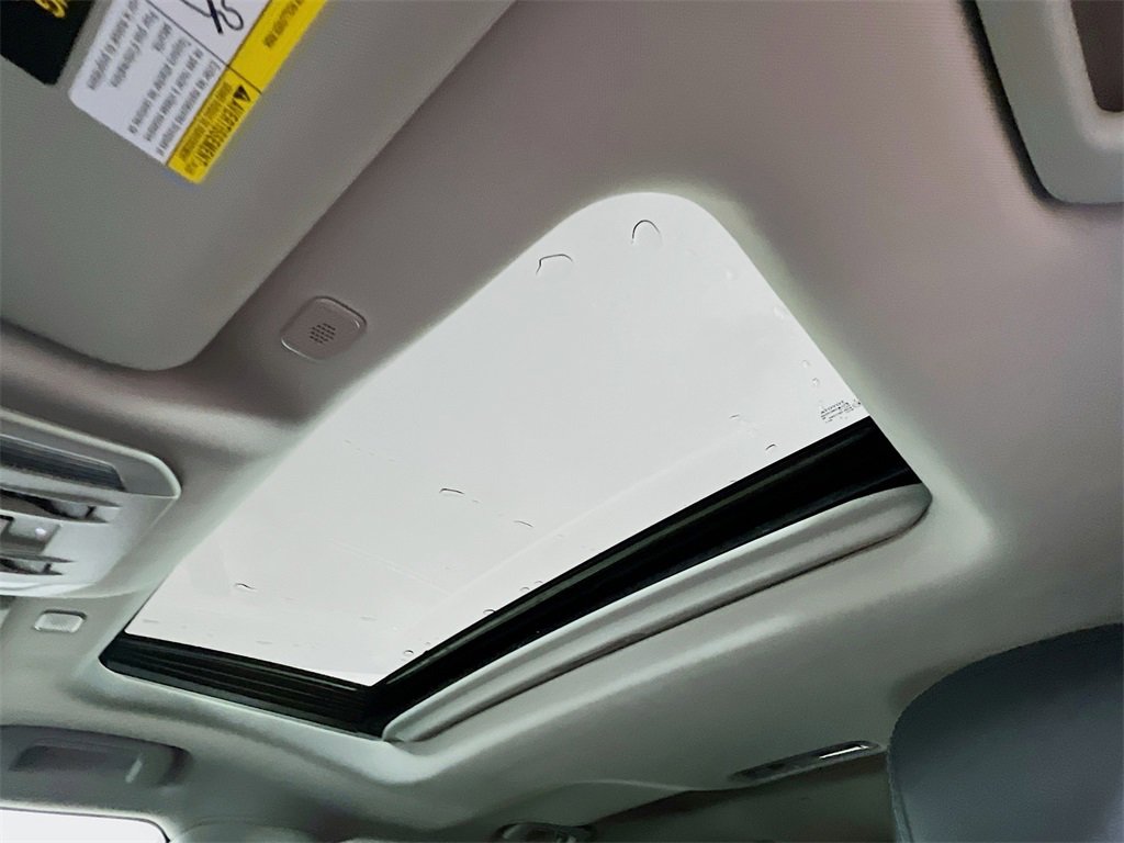 New 2026 Toyota Highlander Limited image 18