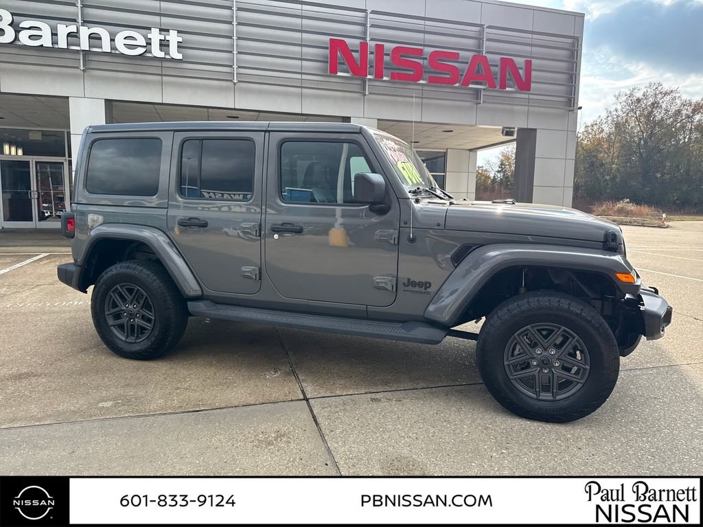 Used 2020 Jeep Wrangler Unlimited Sahara image 11