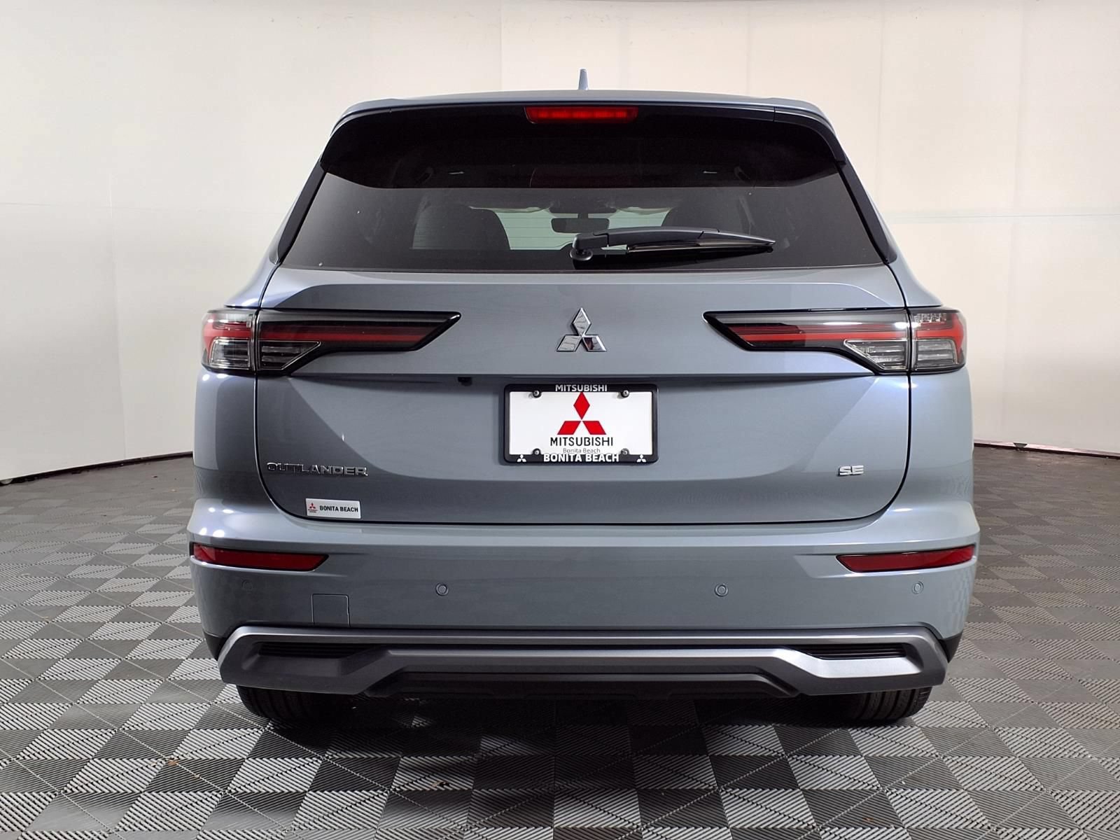 New 2026 Mitsubishi Outlander SE FWD image 6