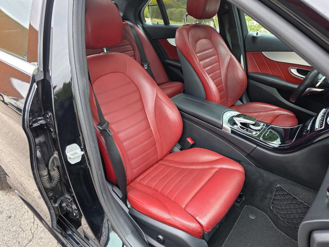 Used 2015 Mercedes-Benz C 300 4MATIC Sedan image 38