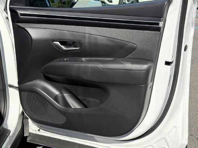 Certified 2024 Hyundai Tucson SEL w/ Convenience Package FWD image 17