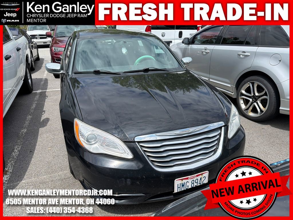 Used 2012 Chrysler 200 Limited FWD image 3