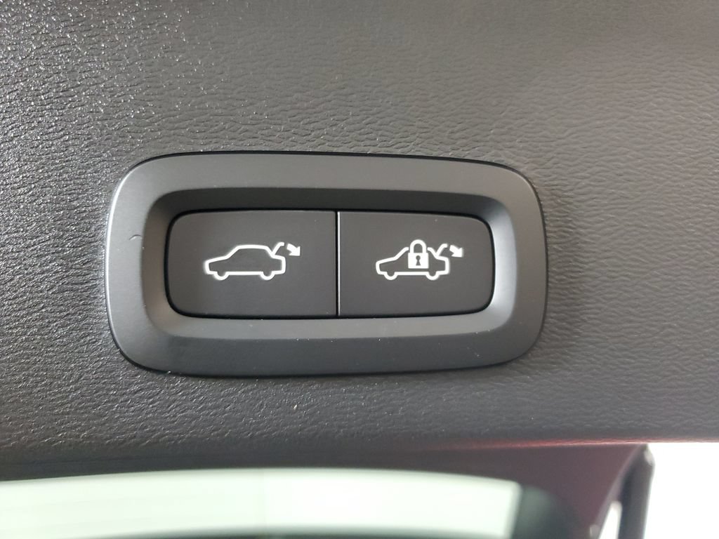 New 2026 Volvo XC40 B4 Core w/ Protection Package Premier FWD image 10