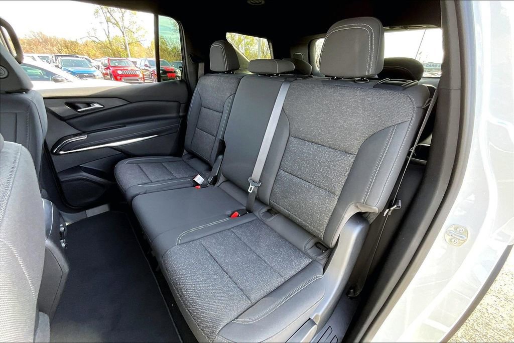 New 2026 Chevrolet Traverse LT image 10