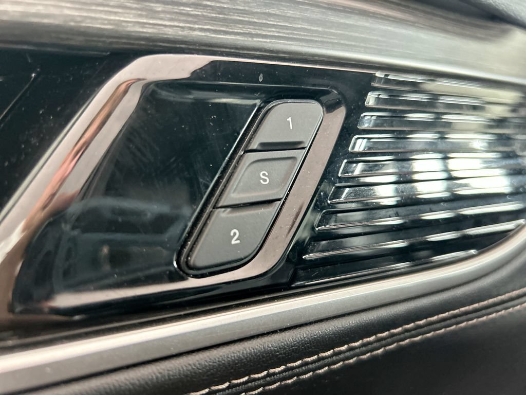 Used 2024 Jeep Wagoneer Series II AWD/4WD image 11