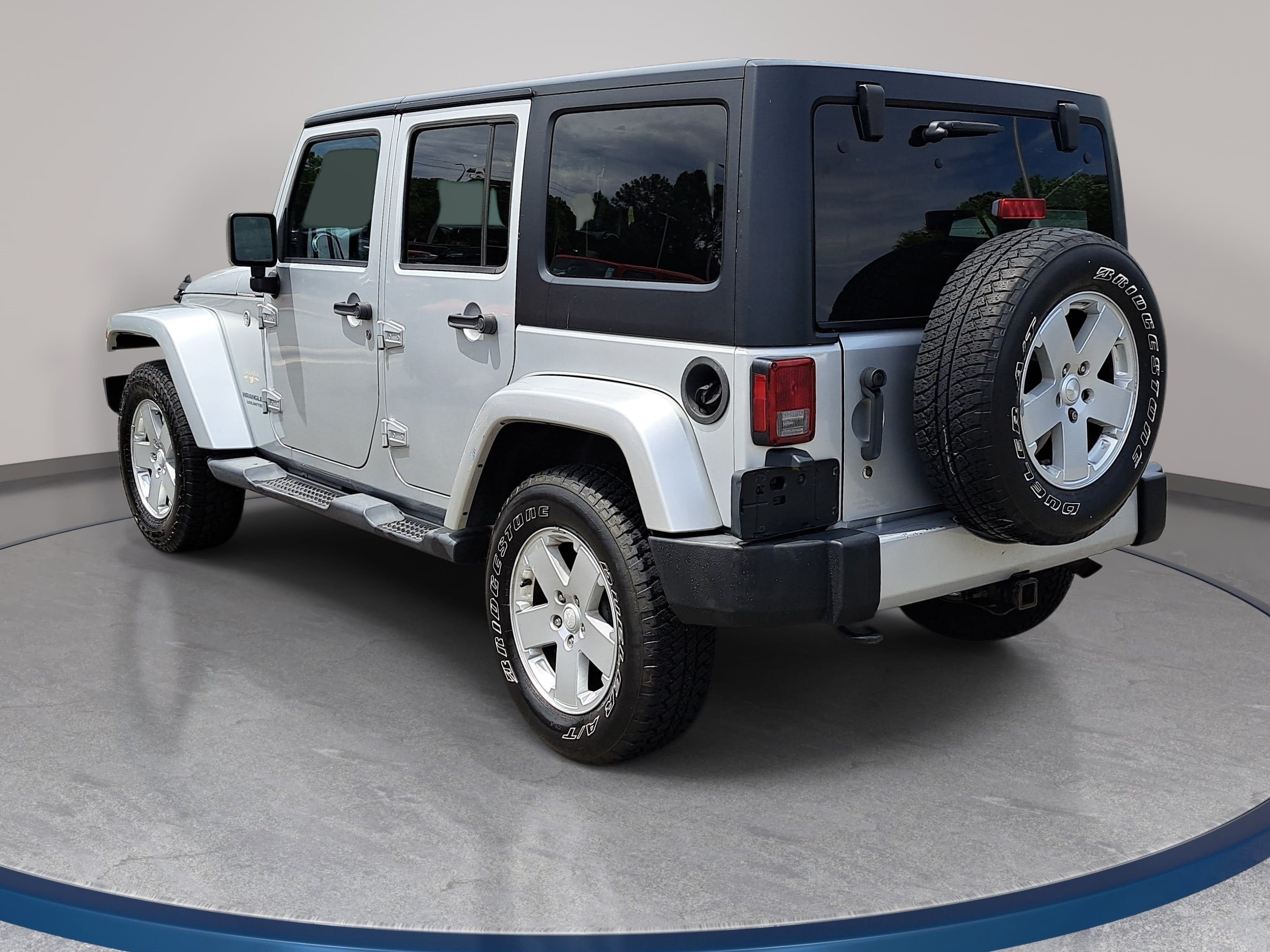 Used 2012 Jeep Wrangler Unlimited Sahara w/ Dual Top Group AWD/4WD image 7
