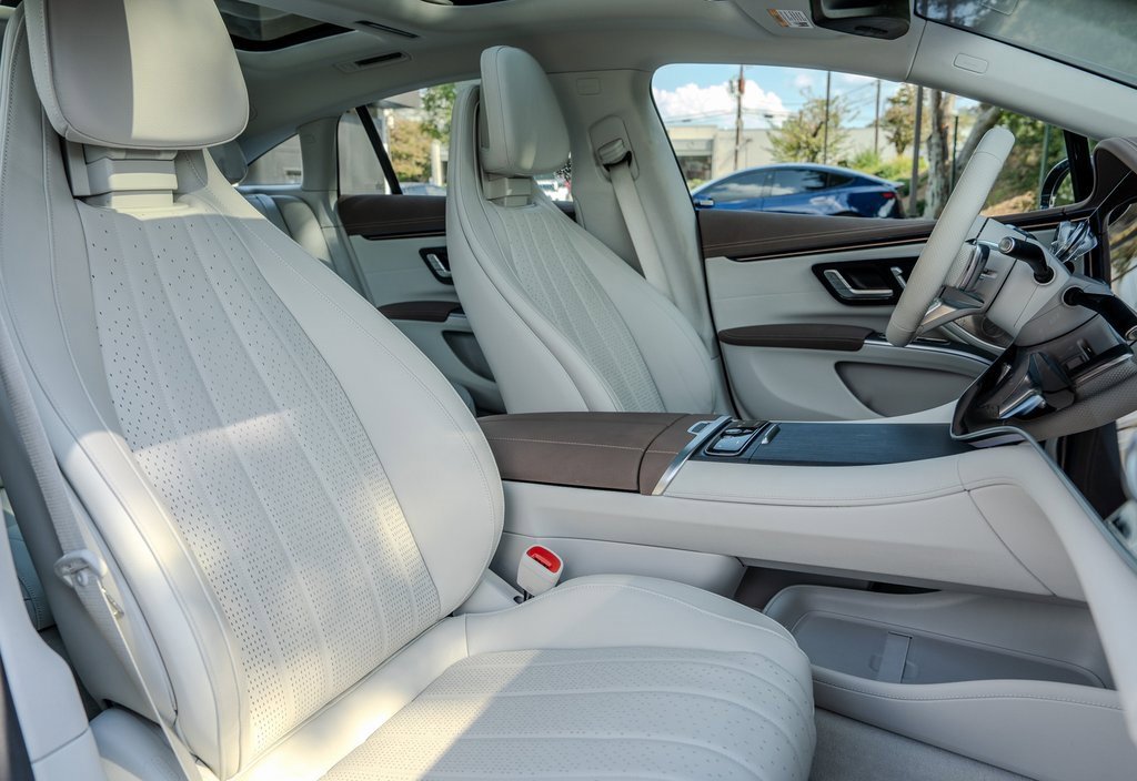 Used 2023 Mercedes-Benz EQS 580 4MATIC Sedan image 21